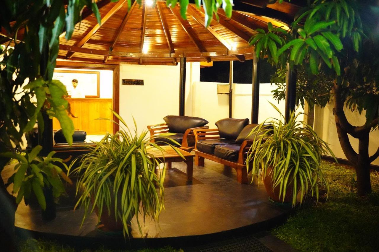 Village Hotel Northern Point Point Pedro المظهر الخارجي الصورة
